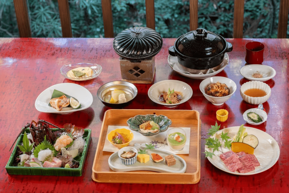 【僅限事先信用卡支付 / 不可退款】含晚餐和早餐方案【料理長嚴選・至福饗宴&rdquo;寶滿會席&rdquo;】