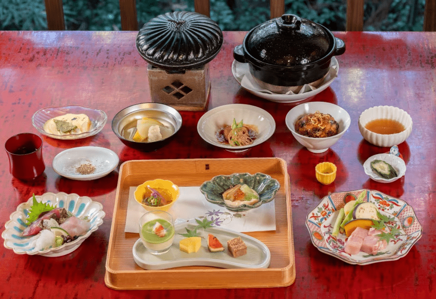 【僅限事先信用卡支付 / 不可退款】含晚餐和早餐方案【四季旬味創意料理&rdquo;天拜會席&rdquo;】