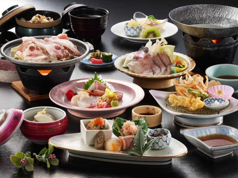 【スタンダード】食の王国富山の幸をふんだんに使用した本格的な会席料理「彩（いろどり）膳」
