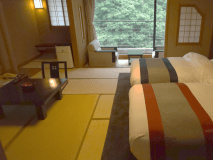 【ホテルおがわスタンダード和洋室　ツインベッド12.5帖和室】当館一番人気の和洋室。和の情緒を感じつつベッドでお休みになりたい方にオススメ。