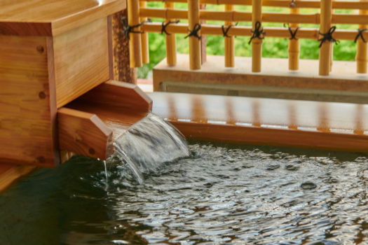 【素泊まり】美術館のような花の宿で、金泉・銀泉の二種類の湯を堪能〈IN21時まで〉