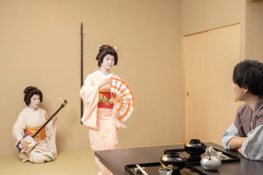 【伝統美と美食の饗宴】有馬芸妓の舞と懐石を愉しむ雅なひととき〈1日1組限定〉
