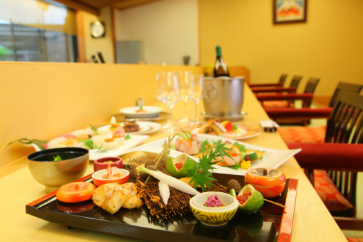 【お一人様限定】夕食は料理長おまかせ！★カウンター食で料理人と食談義、ゆったり気ままに一人旅♪