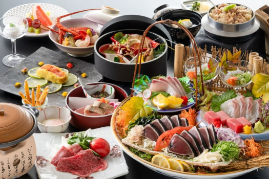 【皿鉢料理と土佐風会席イメージ】9月～11月の内容となります。
