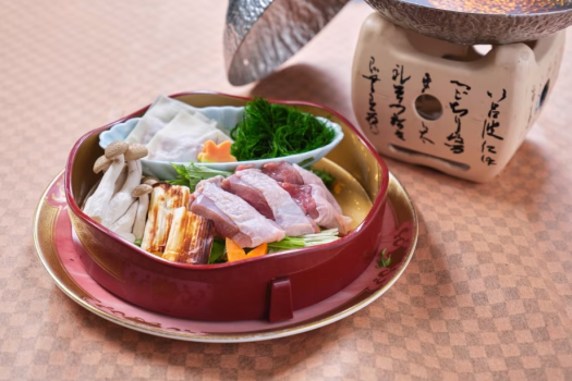 【鍋物】強い弾力と溢れでるジューシーな旨味が特徴の土佐極足摺キングを香り引き立つすじ青のりと共に。