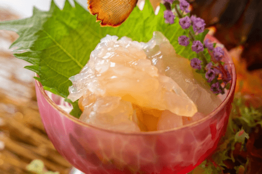 【地物伊勢海老お刺身】新鮮でぷりっぷりな伊勢海老の甘味と香りをお刺身で存分に。