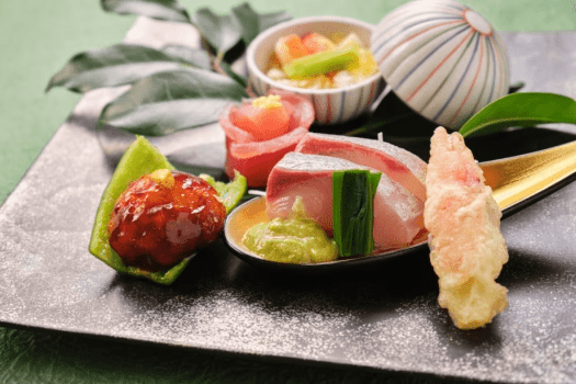 【前菜】本川献上手箱きじつみれや鰤ニラぬた味噌、高知県産茗荷子持ち揚げなど冬の味覚を満喫。