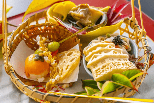 【前菜】酒盗を纏わせたコリコリな鮑に、高知城最中の食感と特製白和えのまろやかさを重ねた趣ある前菜