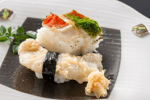 【金目鯛創作寿司の食べ比べ】上品な脂の金目鯛を天婦羅やすじ青のりなど3種それぞれの味わいで愉しむ 【金目鯛創作寿司の食べ比べ】上品な脂の金目鯛を天婦羅やすじ青のりなど3種それぞれの味わいで愉しむ