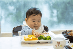 小さなお子様連れでも安心してお過ごしいただけるよう、ベビーチェアやお子様用備品をご用意しております。