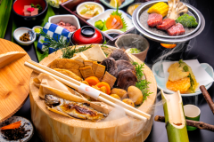 ご夕食：山の恵みが盛りだくさん「高千穂蘇食物語膳」（一例となります）
