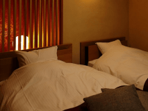 離れ和洋室（ツイン＋次の間4.5畳＋踏込2畳）