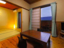 離れ和室（6畳＋次の間4.5畳＋踏込2畳）