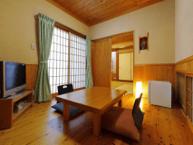 離れ和室（6畳＋次の間4.5畳＋踏込2畳）