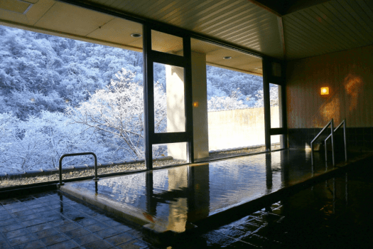 【風呂】白銀の世界を楽しみながらゆっくりと