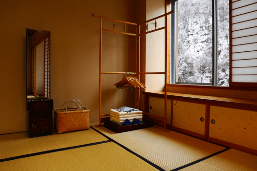 【青嵐】身支度を整えたり、荷物を整理したり&hellip;６畳のお部屋はとても便利。