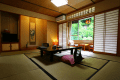 【和室１畳＋４．５畳次の間付き】お部屋から緑を堪能できます。