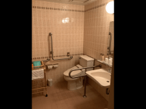 洋室　（バリアフリー）