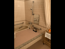 洋室　（バリアフリー）