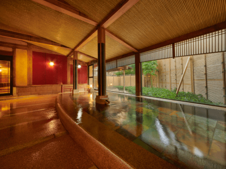 ラドンとは、ラジウムが分解されて生じる弱い放射線のことで、身体に浴びると新陳代謝が活発になり、免疫力や自然治癒力が高まります。これが話題の『ホルミシス効果』です。