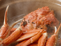 【名物カニ料理】漁師考案！少量の秘伝出汁で蒸し上げるため、濃厚凝縮！完全オリジナル料理です！