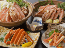 ※写真の焼きガニ・カニ鍋は２人前の量です。