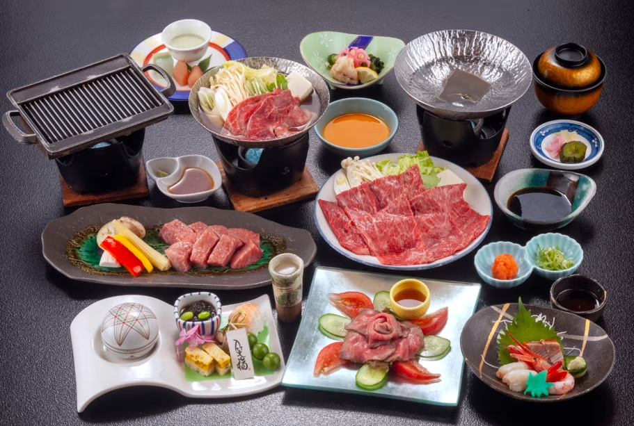 【飛騨牛A５ランク】特上飛騨牛三昧会席☆ステーキ・すき焼き・しゃぶしゃぶ・ローストビーフ付で盛り沢山