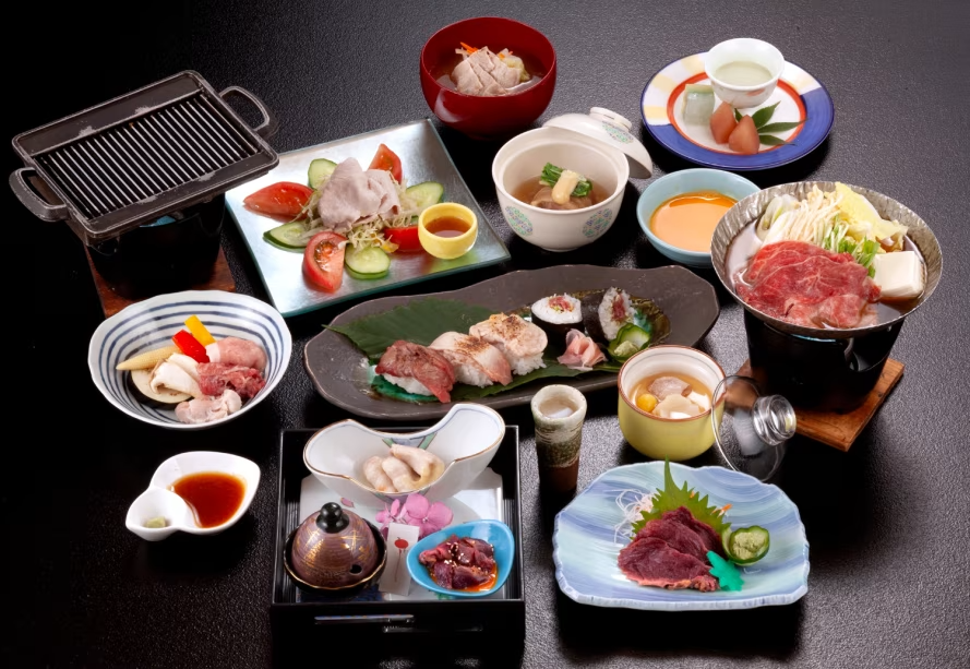【地産地消】飛騨牛・飛騨豚・飛騨地鶏の食べ比べ会席☆地元てんこ盛りのブランド肉をご堪能できます＝☆