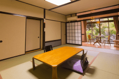 落ち着きのある純和風の造り