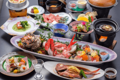 旬のお刺身の大海盛りを始め、鮑の踊り焼き、金目鯛の姿煮等、「石廊崎プラン」
伊豆のグルメが勢揃い、記念日旅行等にもお勧めです！