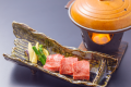 肉料理一例　国産牛陶板焼き