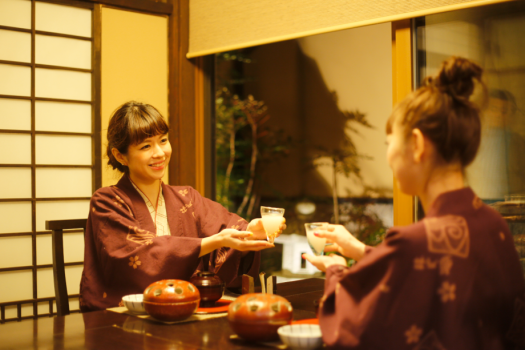 食事シーン（イメージ）