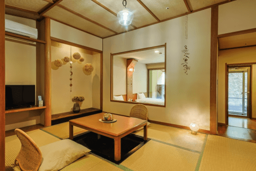 客室「満月」