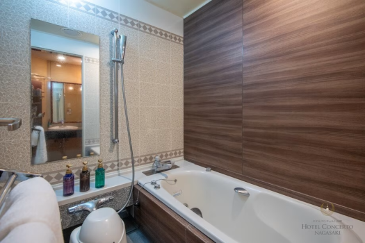 【長崎大学病院まですぐ】ツインをひとり占めで快適ステイ　サラダバー付