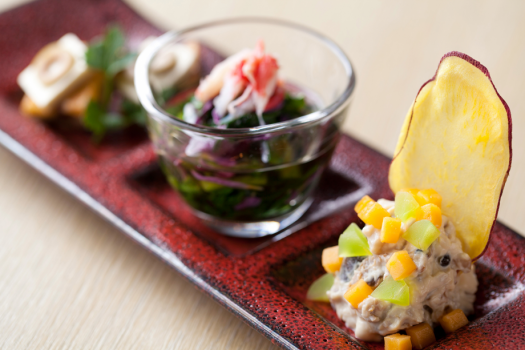 地物の野菜など素材の味わいを引き立てたお料理をご用意いたします。