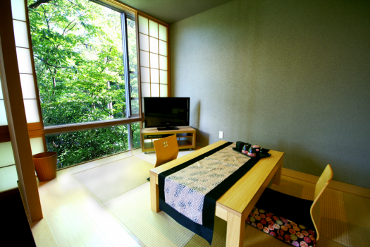 205号室：ゆったりとお寛ぎ頂けるお部屋です。