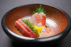 「活き」と「粋」を重ねた鮮魚をご用意致します。