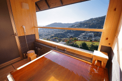 露天風呂付き2名専用特室：時間に追われず、ゆったりとお寛ぎ頂けます。