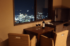 露天風呂付き2名専用特室：お部屋からは熱海の夜景をご覧頂けます。特別な時間を贅沢にお過ごし下さい。