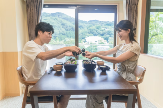 【地物を楽しもう！】伊東の贅沢海鮮舟盛と半露天風呂付の贅沢プラン（1泊2食付）