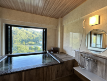 大自然の景色を見ながらゆっくり温泉で過ごす時間は最高です♪