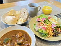 朝食　ビーフシチュー　※盛付け例