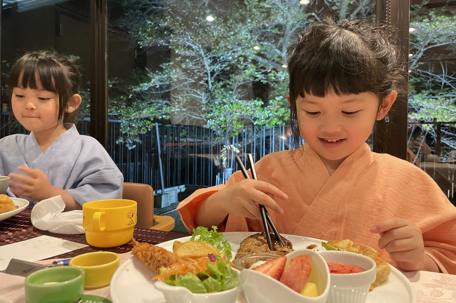 【洋室ツインルームdeファミリープラン/食事なし添い寝幼児無料】夕食は香コース×オールインクルーシブで楽しいお子様との思い出づくりを