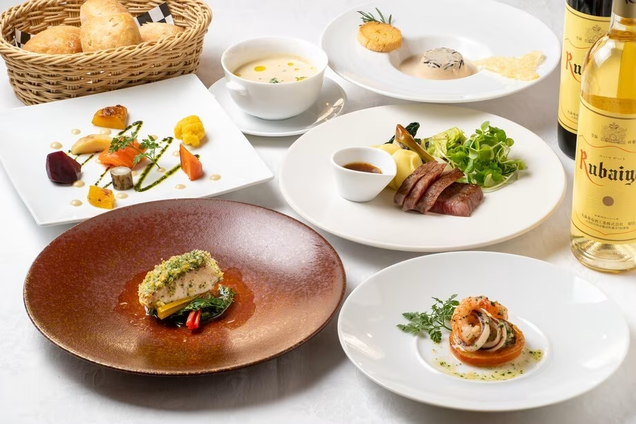 【オールインクルーシブ】夕食は【香】コース。お箸で食べる肉と魚Wメインのカジュアルフレンチです。季節により料理内容がかわります。写真は春メニューです。