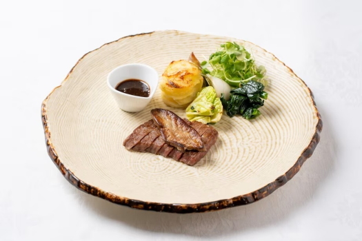 【風-プレミアム-コース】国産牛ヒレ肉＆フォアグラにお肉料理がグレードアップ。