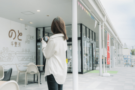 【道の駅のと千里浜】ホテルから徒歩すぐ！羽咋の特産品やベーカリー・ジェラート店まで集まる人気スポット