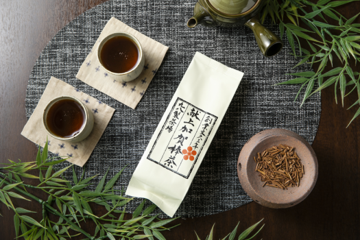 【おもてなし◇加賀棒茶】焙煎の芳ばしい香りとさわやかな甘みが旅の疲れを癒します。