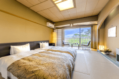 ■本館 -和モダン-■和室10畳（ツインベッド）＋広縁＋バルコニー　～ベッドの快適さと和のやすらぎ～