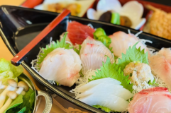 南房総の新鮮地魚舟盛をご賞味ください。