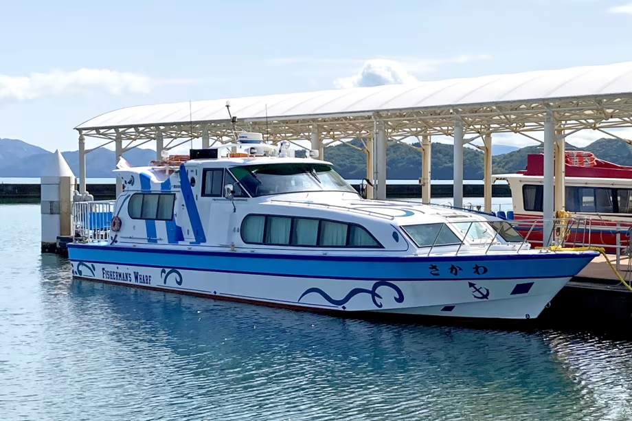 【オーシャンリゾートホテル&スパ うみんぴあ】観光船 青戸クルージング|●出航時間 14:30/10:30 ●所要時間 約50分 【オーシャンリゾートホテル&スパ うみんぴあ】観光船 青戸クルージング|●出航時間 14:30/10:30 ●所要時間 約50分